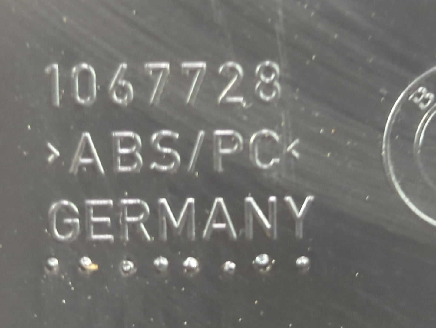 0 Bmw 335i Xdrive Center Console Armrest Cover Lid Fits Fits 209 2010 2011 OEM Used Auto Parts - Oemusedautoparts1.com
