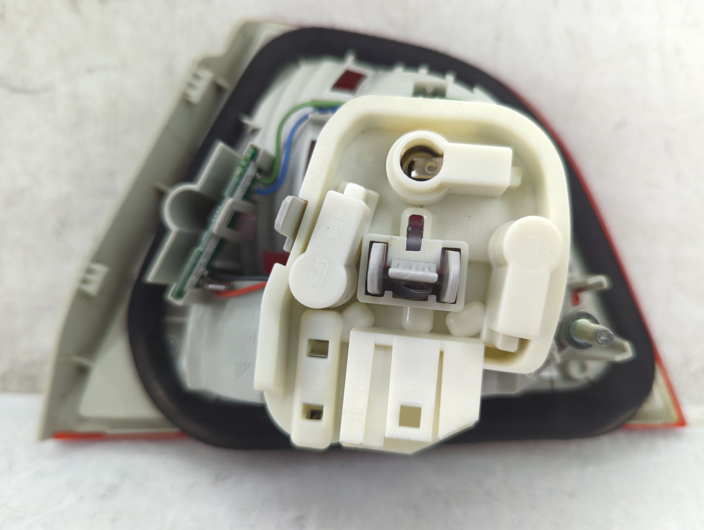 Bmw 335i Xdrive Driver Left Side Deck Lid Mounted Tail Light - Oemusedautoparts1.com