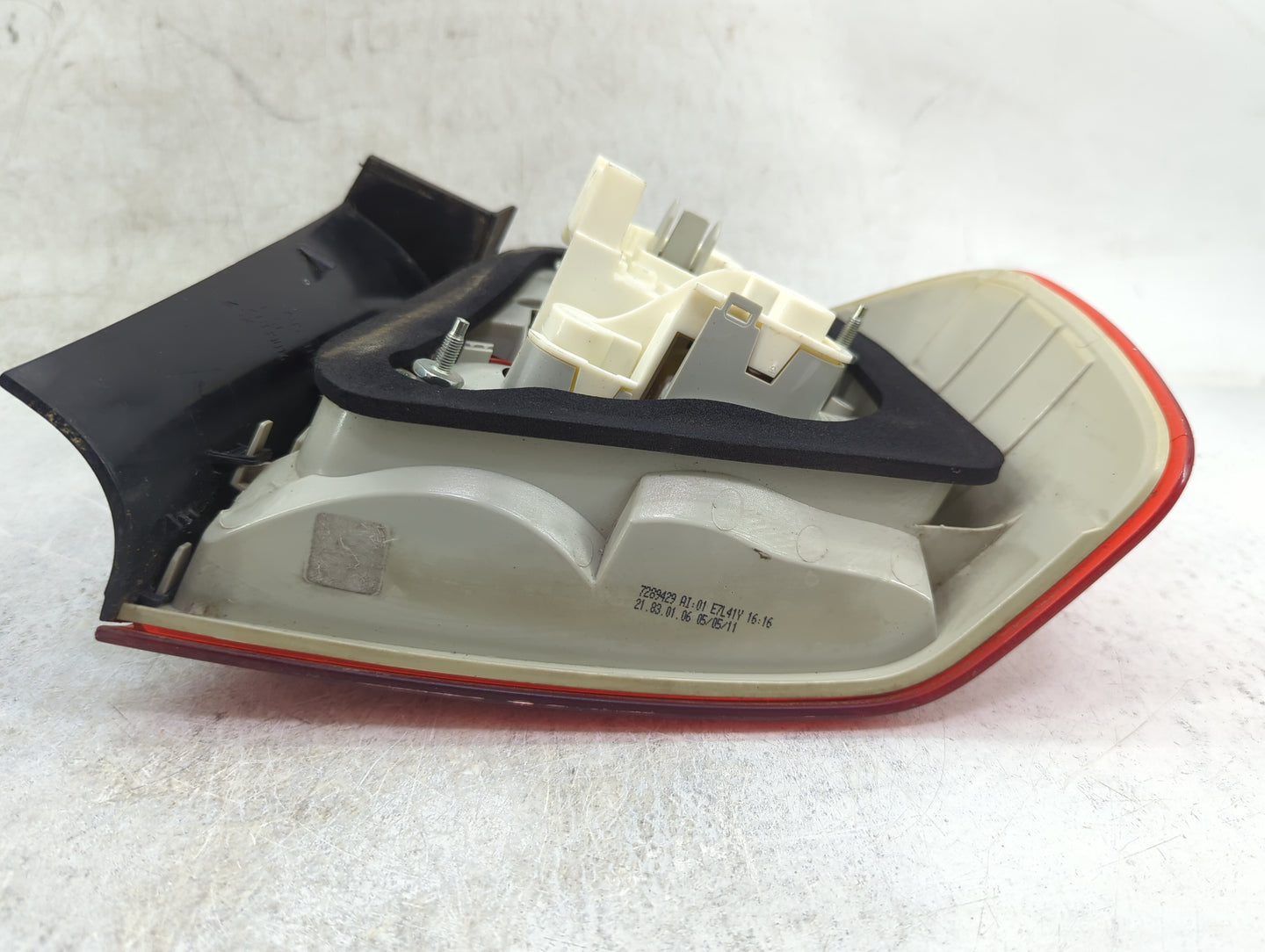 0 Bmw 335i Xdrive Tail Light Assembly Driver Left OEM Fits Fits 209 2010 2011 OEM Used Auto Parts - Oemusedautoparts1.com