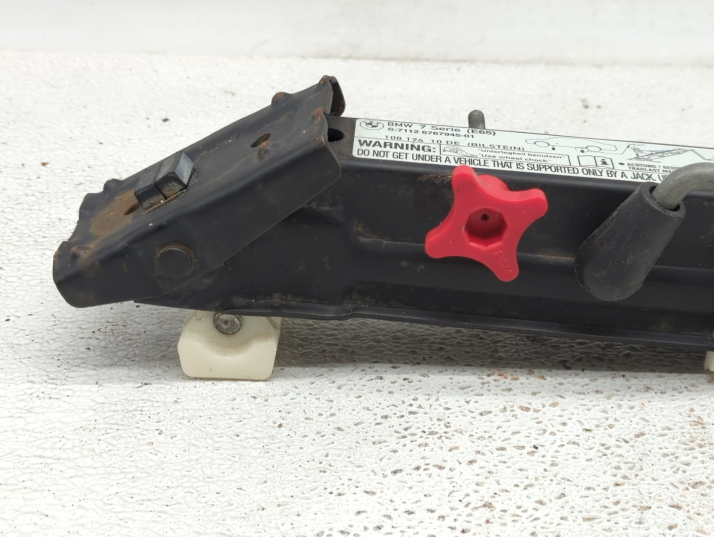 2005 Bmw 745i Spare Scissor Car Jack - Oemusedautoparts1.com