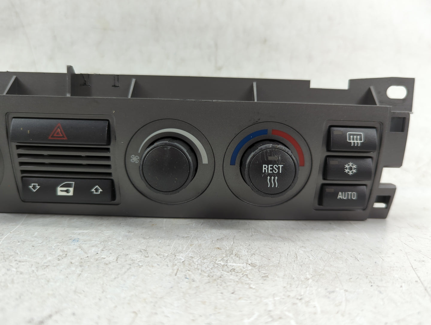 2002-2005 Bmw 745i Climate Control Module Temperature AC/Heater Replacement Fits Fits 2002 2003 2004 2005 OEM Used Auto Part