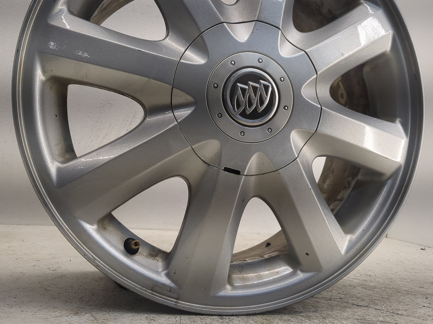 2005-2006 Buick Allure Oem Wheel Rim - Oemusedautoparts1.com