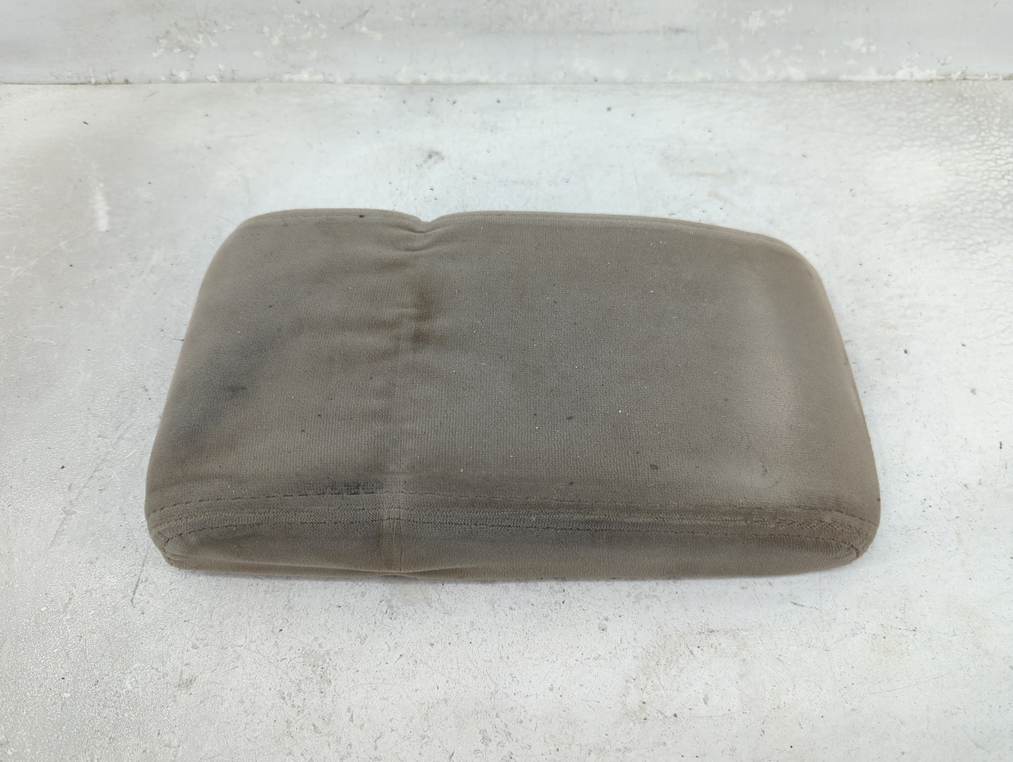 2000-2005 Buick Century Center Console Armrest Cover Lid Fits Fits 2000 2001 2002 2003 2004 2005 OEM Used Auto Parts - Oemus