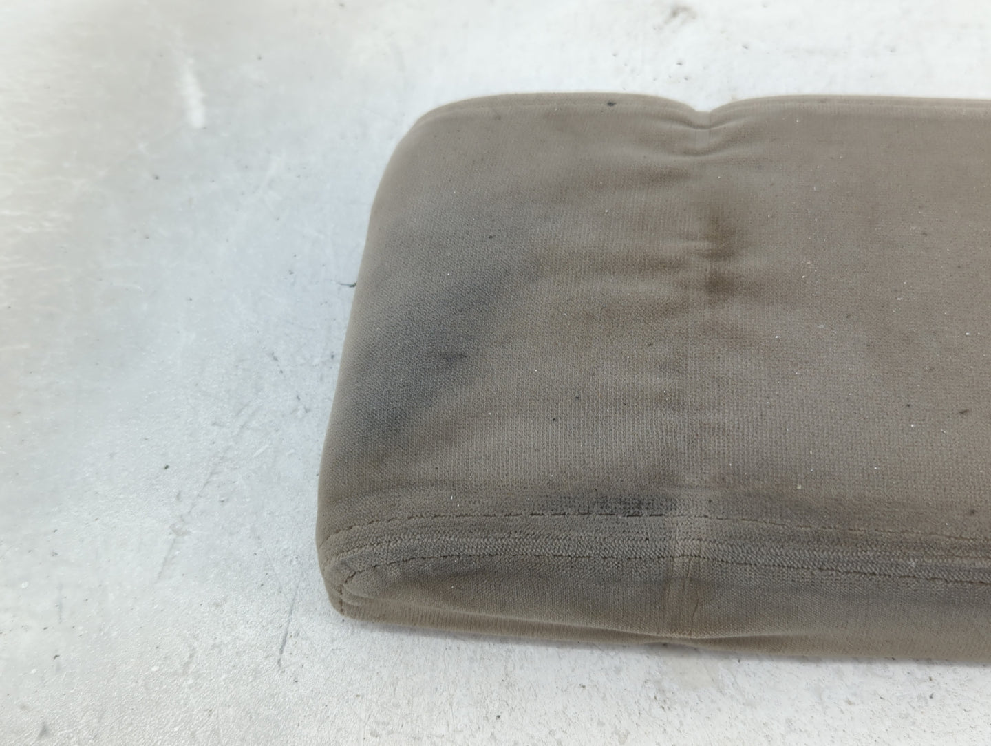 2000-2005 Buick Century Center Console Armrest Cover Lid Fits Fits 2000 2001 2002 2003 2004 2005 OEM Used Auto Parts - Oemus