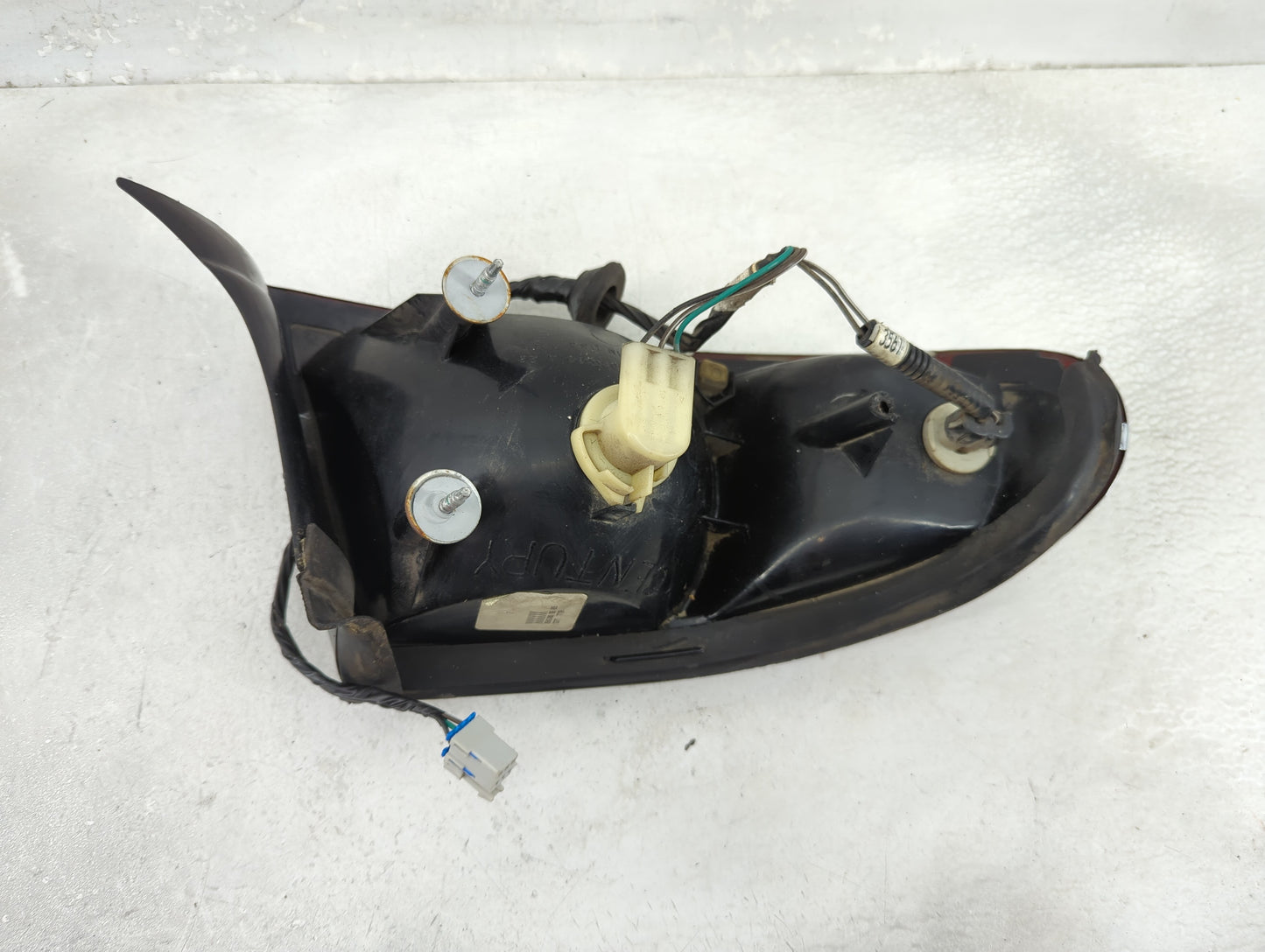 1997-2005 Buick Century Tail Light Assembly Driver Left OEM Fits Fits 1997 1998 1999 2000 2001 2002 2003 2004 2005 OEM Used 
