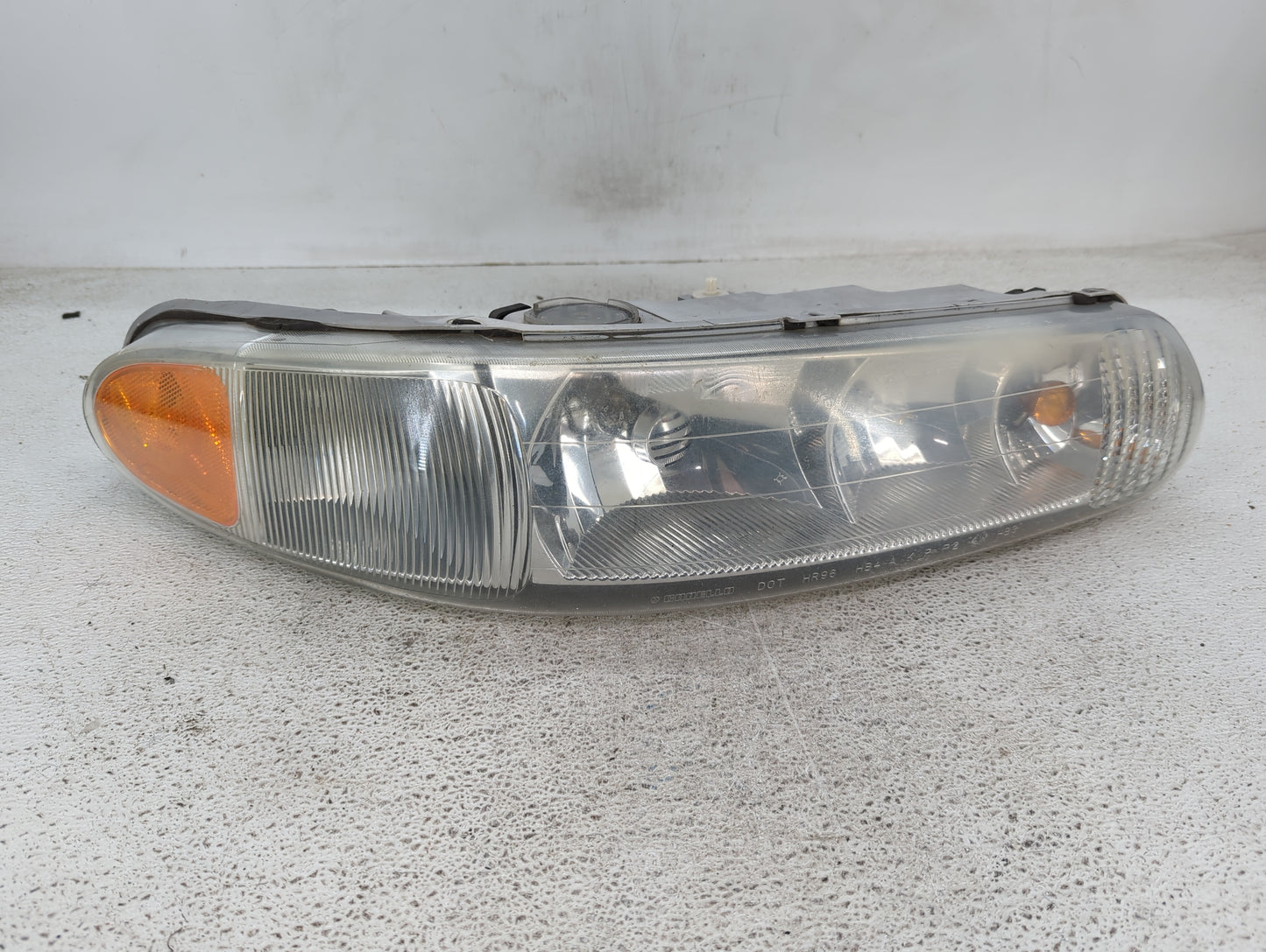 1997-2001 Buick Century Passenger Right Oem Head Light Headlight Lamp - Oemusedautoparts1.com
