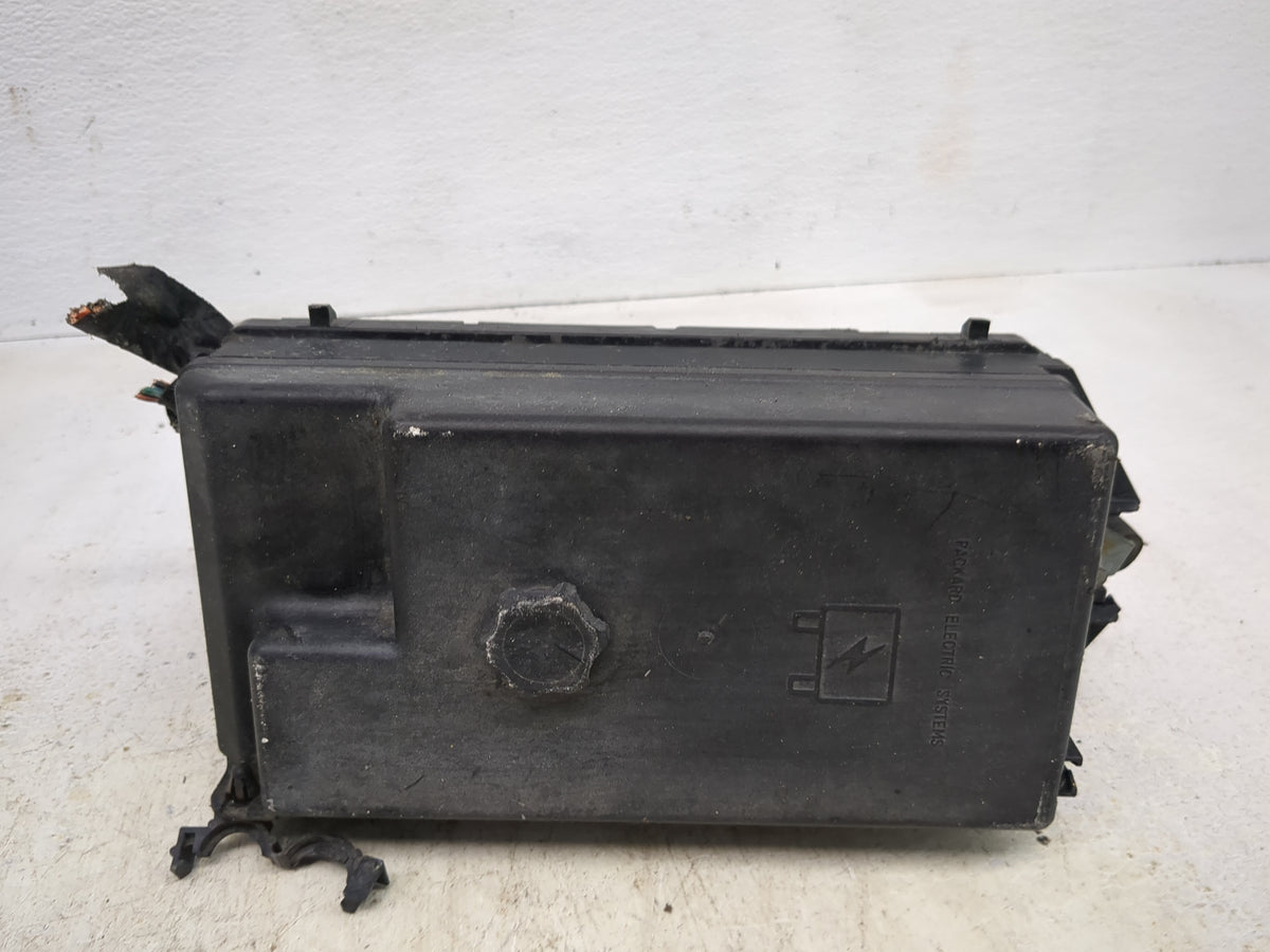 2000-2005 Buick Century Fusebox Fuse Box Panel Relay Module Fits Fits 2000 2001 2002 2003 2004 2005 OEM Used Auto Parts - Oe