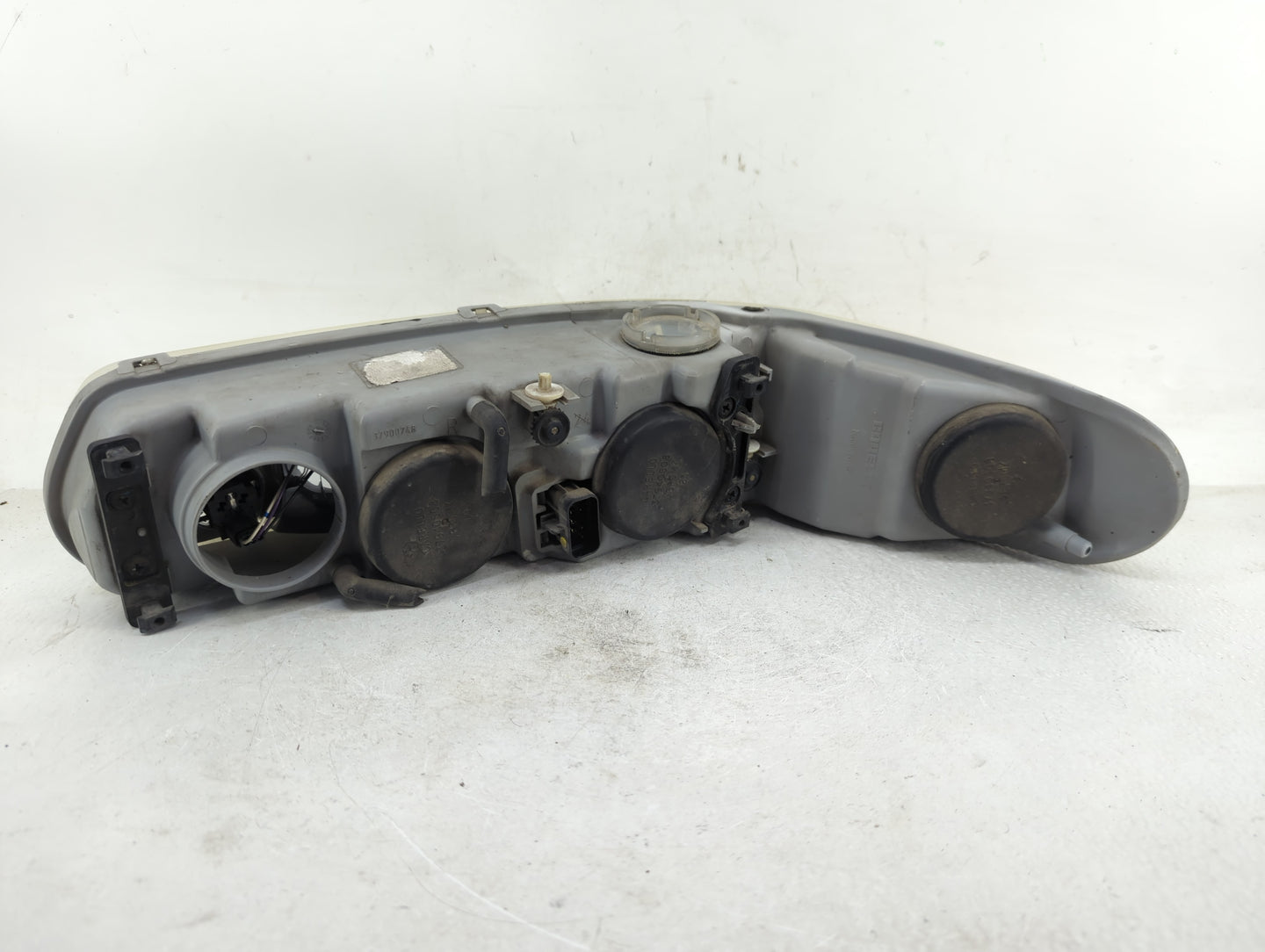 1997-2001 Buick Century Passenger Right Oem Head Light Headlight Lamp - Oemusedautoparts1.com