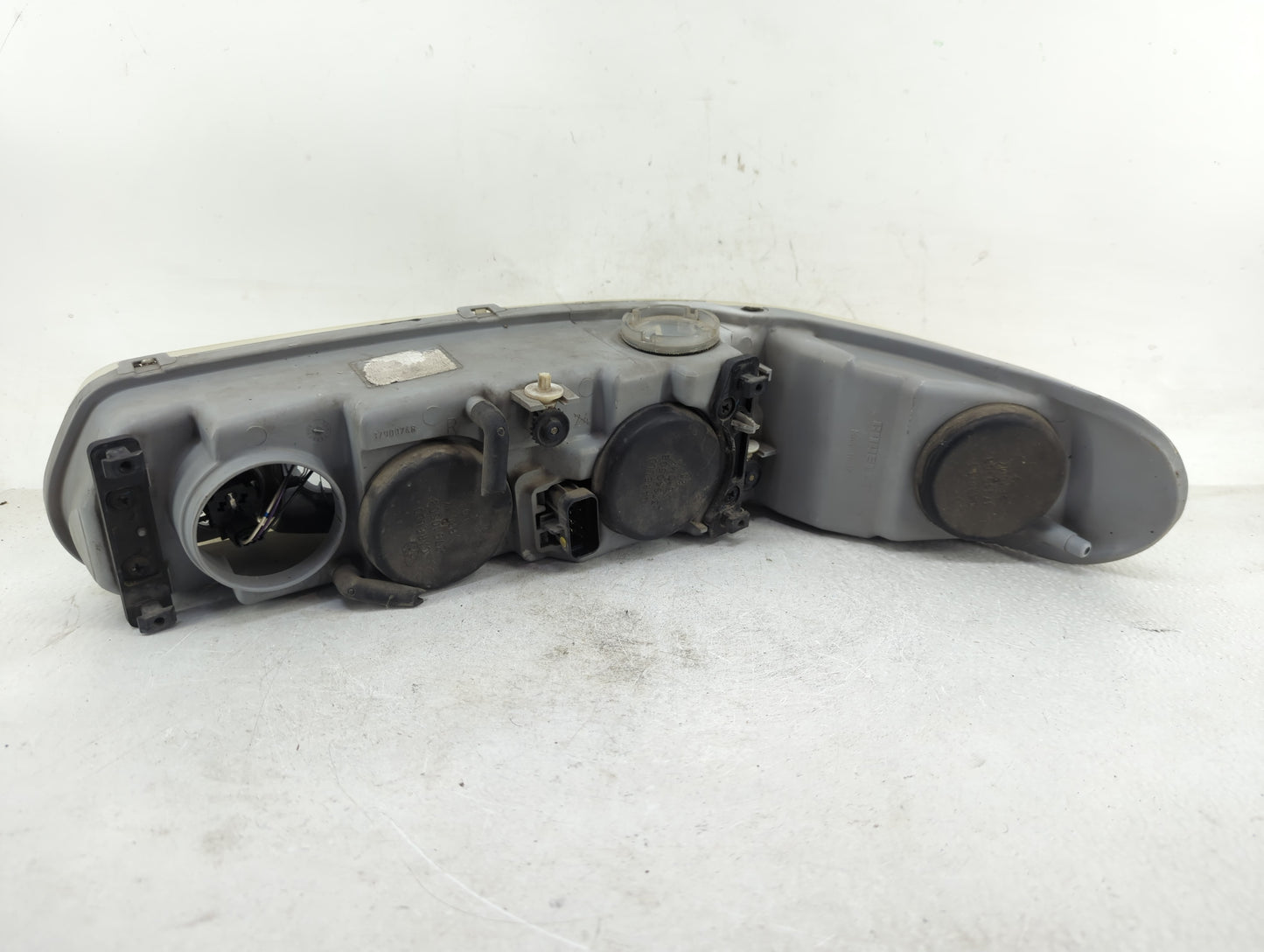 1997-2001 Buick Century Passenger Right Oem Head Light Headlight Lamp - Oemusedautoparts1.com