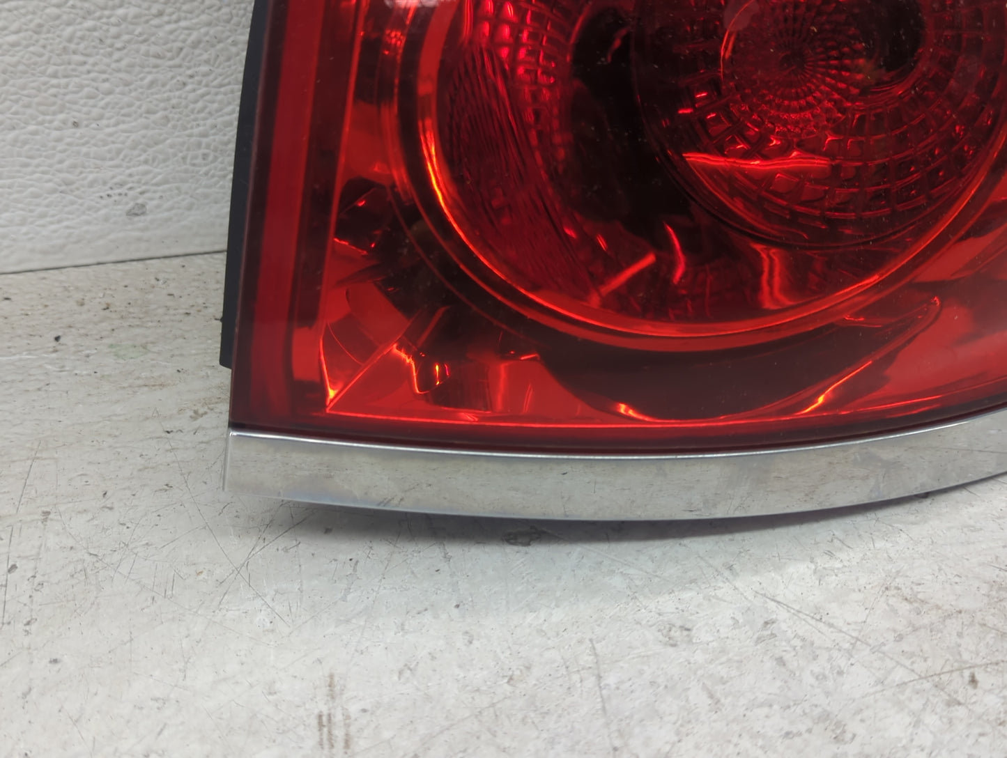 2008-2012 Buick Enclave Tail Light Assembly Passenger Right OEM Fits Fits 2008 2009 2010 2011 2012 OEM Used Auto Parts - Oem