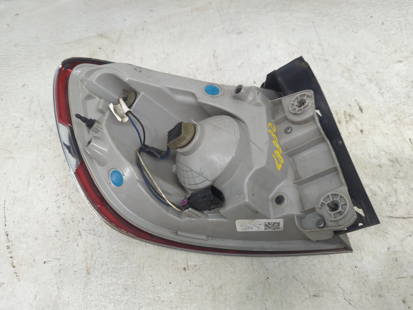 2008-2012 Buick Enclave Tail Light Assembly Passenger Right OEM Fits Fits 2008 2009 2010 2011 2012 OEM Used Auto Parts - Oem