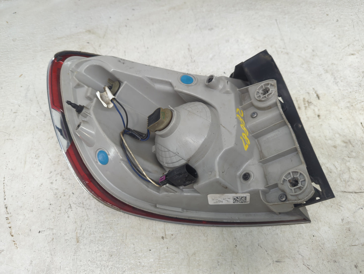 2008-2012 Buick Enclave Tail Light Assembly Passenger Right OEM Fits Fits 2008 2009 2010 2011 2012 OEM Used Auto Parts - Oem