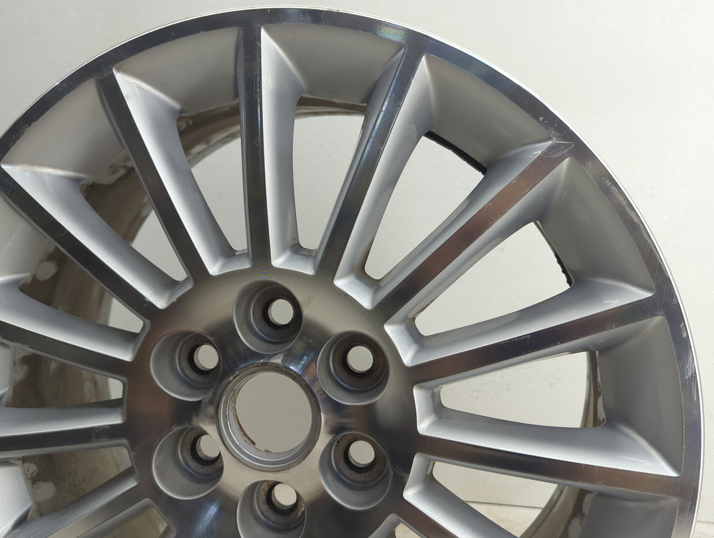 2008-2012 Buick Enclave Oem Wheel Rim 1104039 - Oemusedautoparts1.com