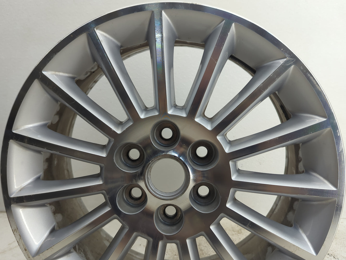 2008-2012 Buick Enclave Oem Wheel Rim 1104039 - Oemusedautoparts1.com