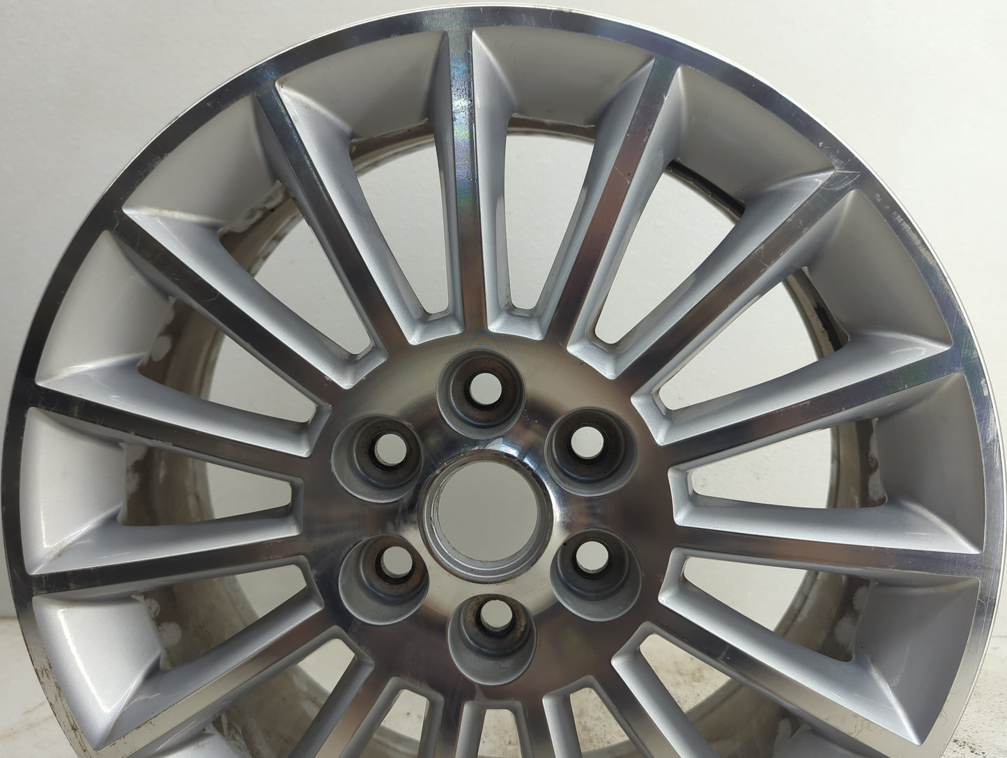2008-2012 Buick Enclave Oem Wheel Rim 1104039 - Oemusedautoparts1.com