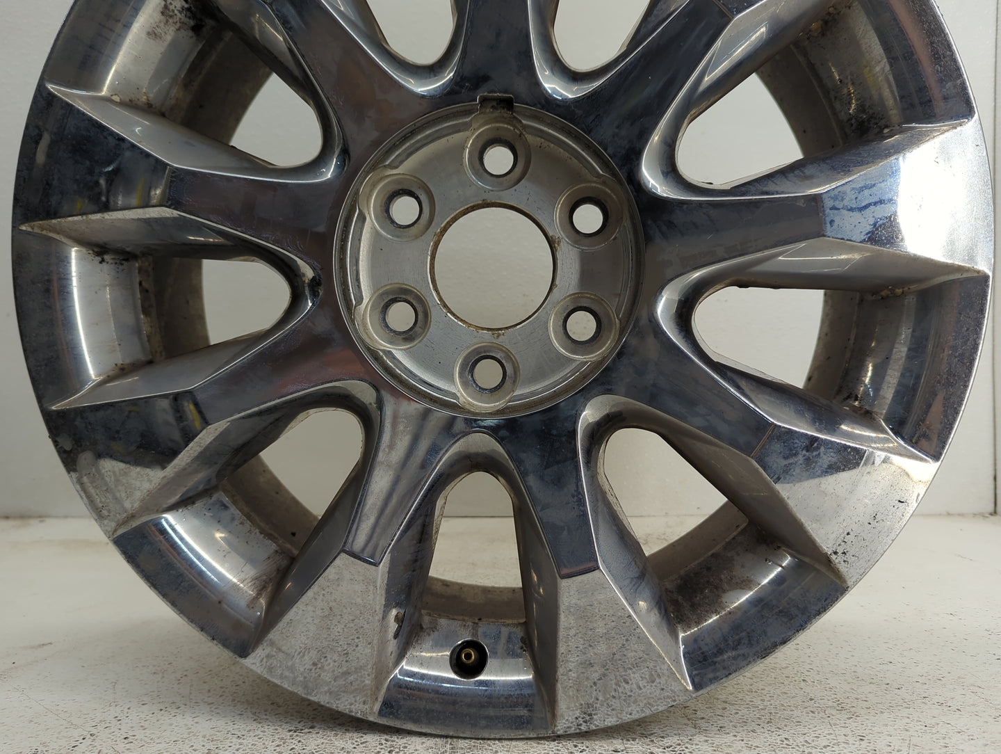 2010-2012 Buick Enclave Oem Wheel Rim - Oemusedautoparts1.com