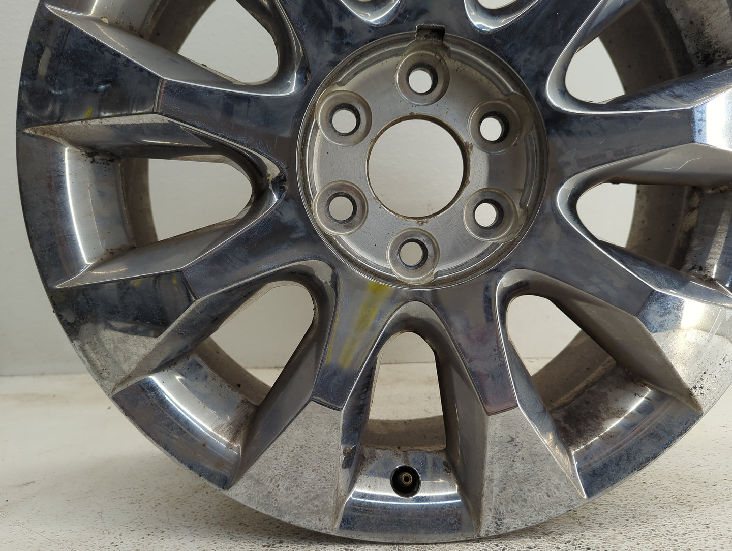 2010-2012 Buick Enclave Oem Wheel Rim - Oemusedautoparts1.com