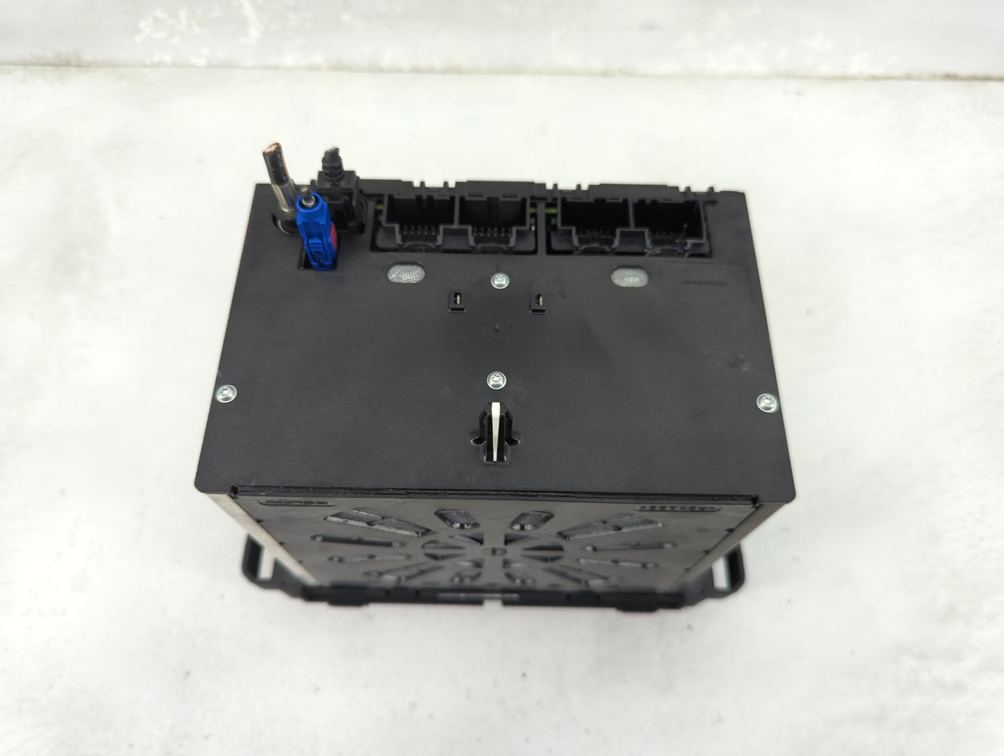 2016-2017 Buick Enclave Radio AM FM Cd Player Receiver Replacement Fits Fits 2016 2017 OEM Used Auto Parts - Oemusedautopart