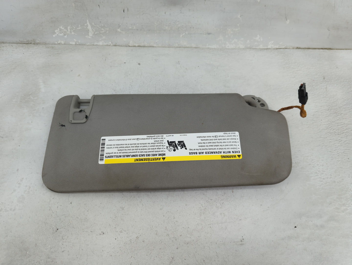 2008-2017 Buick Enclave Sun Visor Shade Replacement Driver Left Mirror Fits OEM Used Auto Parts - Oemusedautoparts1.com