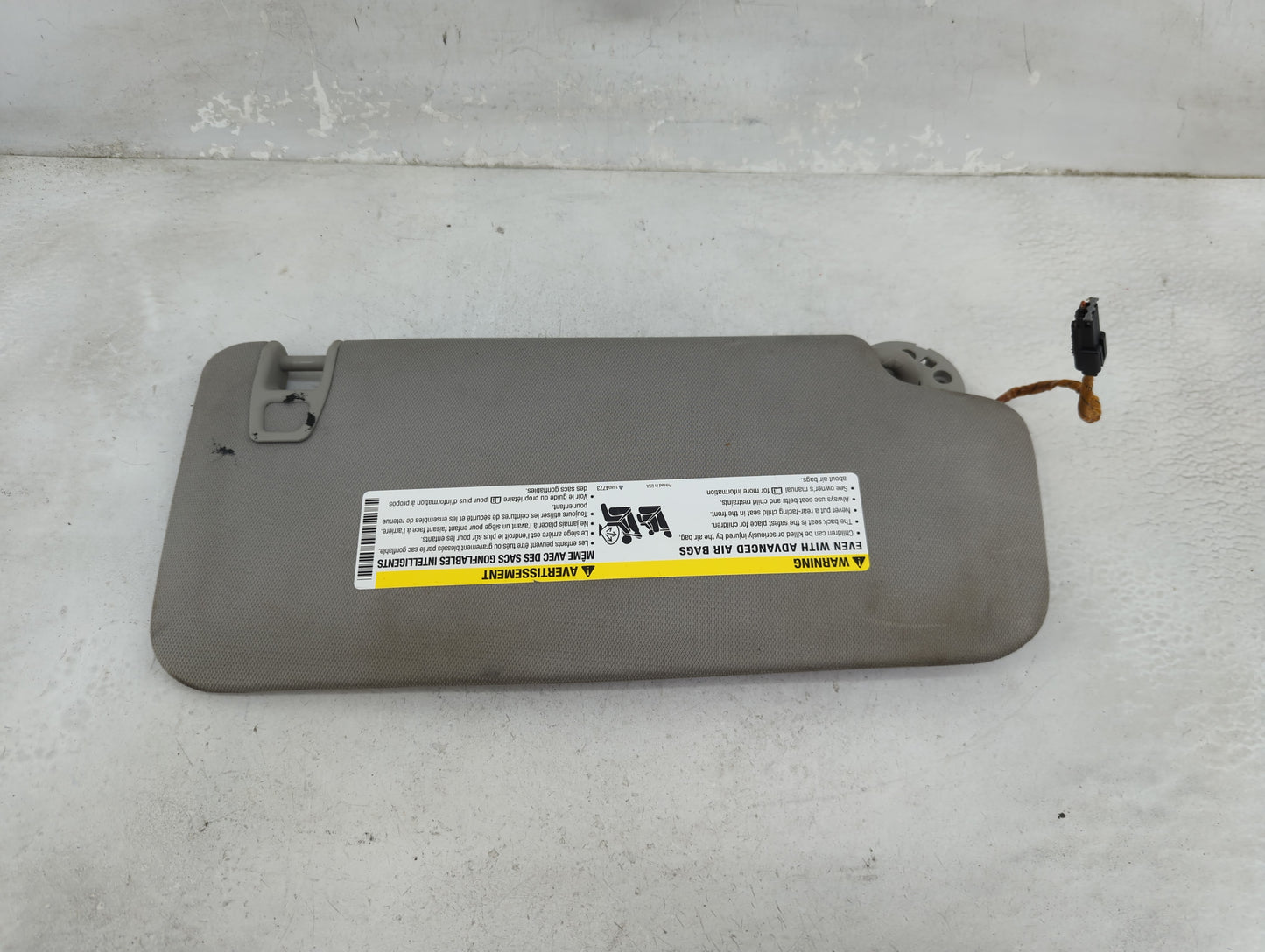 2008-2017 Buick Enclave Sun Visor Shade Replacement Driver Left Mirror Fits OEM Used Auto Parts - Oemusedautoparts1.com