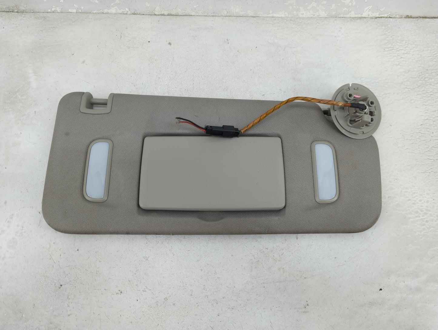 2008-2017 Buick Enclave Sun Visor Shade Replacement Passenger Right Mirror Fits OEM Used Auto Parts - Oemusedautoparts1.com