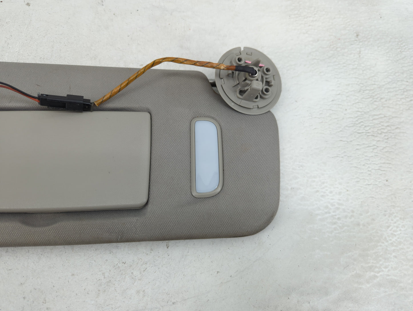 2008-2017 Buick Enclave Sun Visor Shade Replacement Passenger Right Mirror Fits OEM Used Auto Parts - Oemusedautoparts1.com