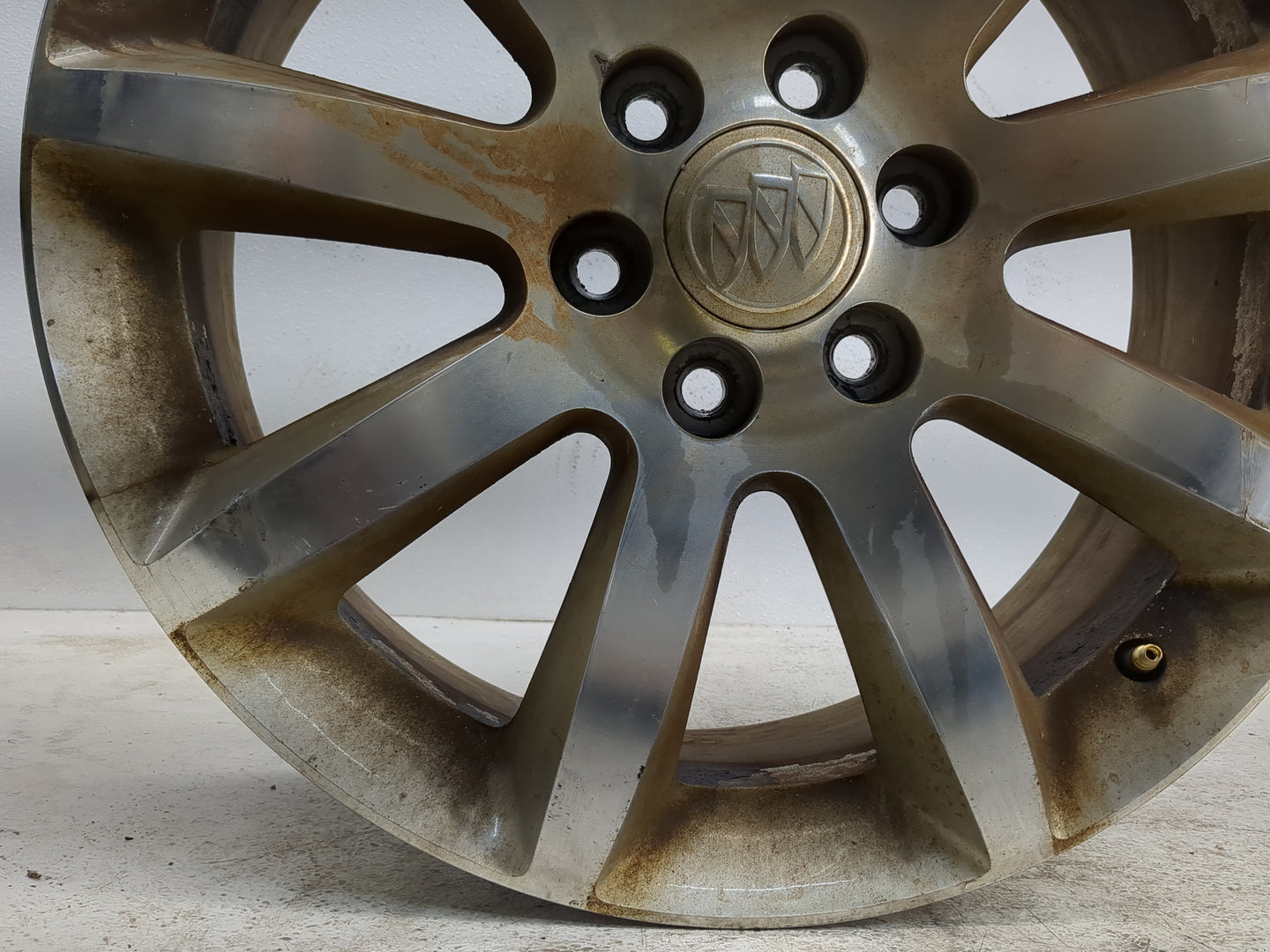 2013-2017 Buick Enclave Oem Wheel Rim - Oemusedautoparts1.com