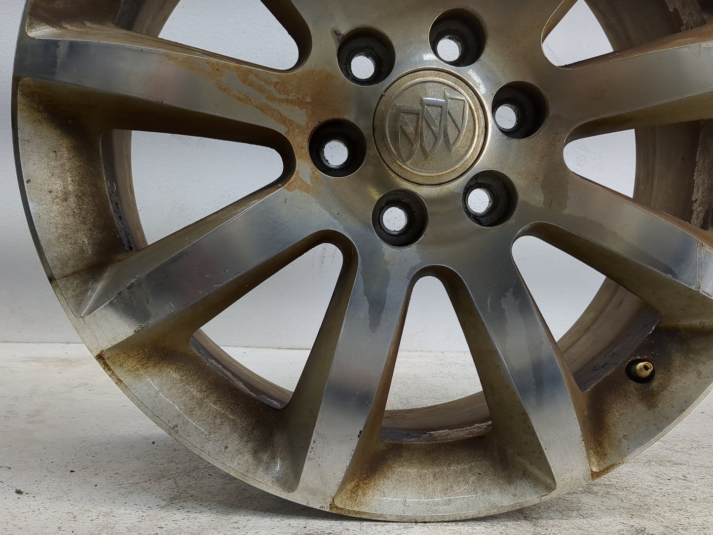 2013-2017 Buick Enclave Oem Wheel Rim - Oemusedautoparts1.com