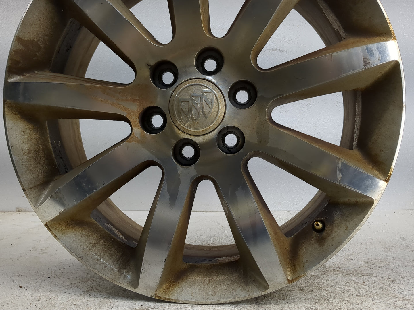 2013-2017 Buick Enclave Oem Wheel Rim - Oemusedautoparts1.com