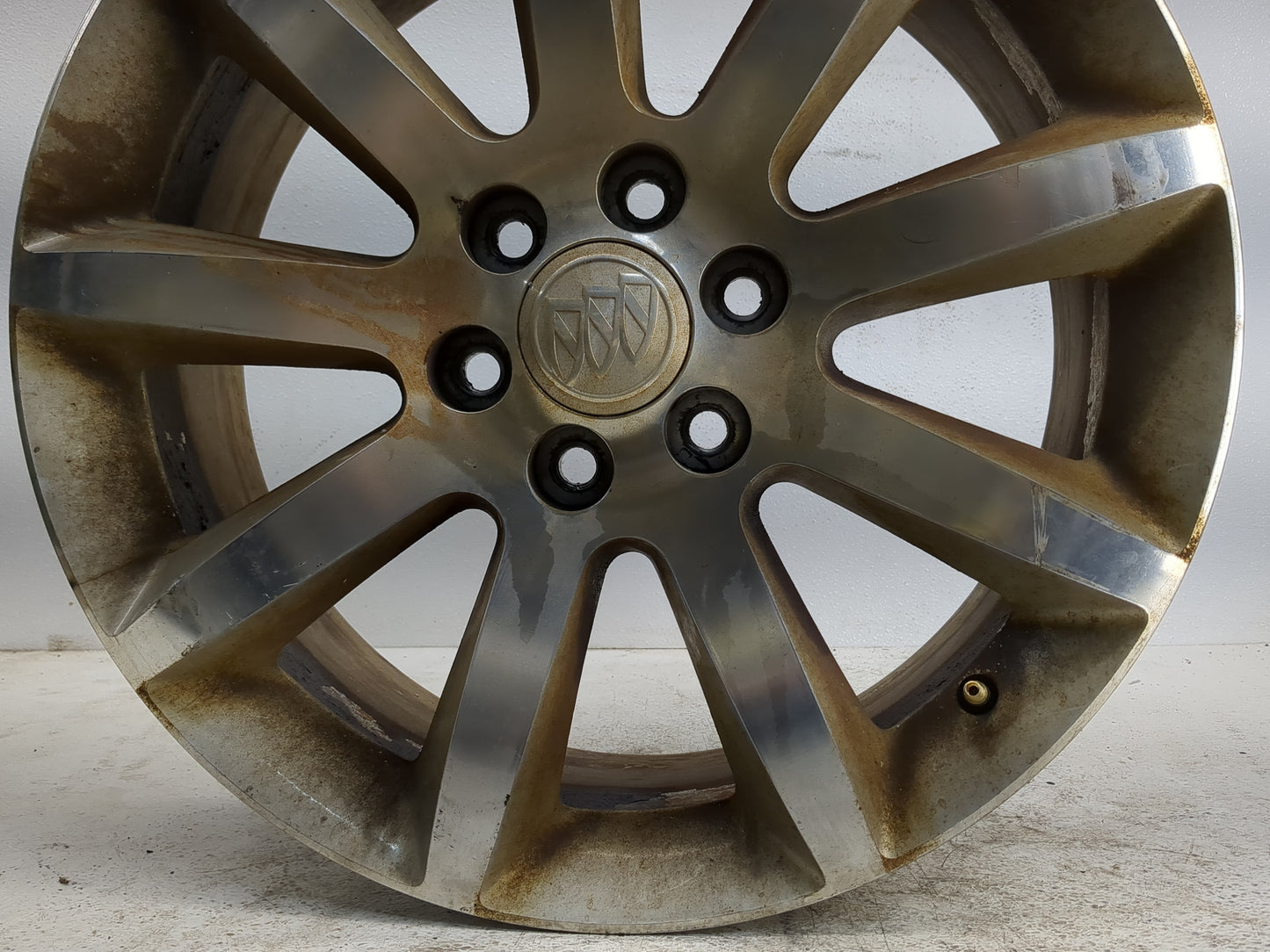 2013-2017 Buick Enclave Oem Wheel Rim - Oemusedautoparts1.com