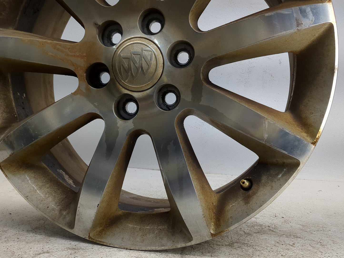 2013-2017 Buick Enclave Oem Wheel Rim - Oemusedautoparts1.com