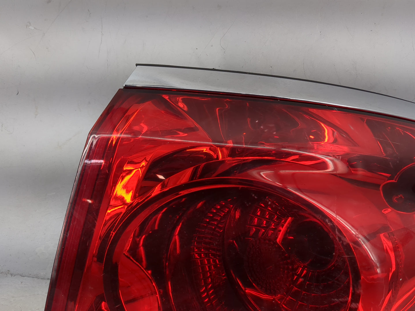 2008-2012 Buick Enclave Tail Light Assembly Passenger Right OEM Fits Fits 2008 2009 2010 2011 2012 OEM Used Auto Parts - Oem