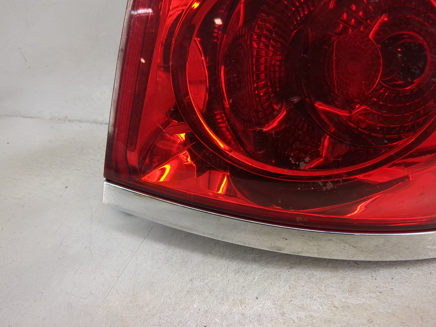 2008-2012 Buick Enclave Tail Light Assembly Passenger Right OEM Fits Fits 2008 2009 2010 2011 2012 OEM Used Auto Parts - Oem