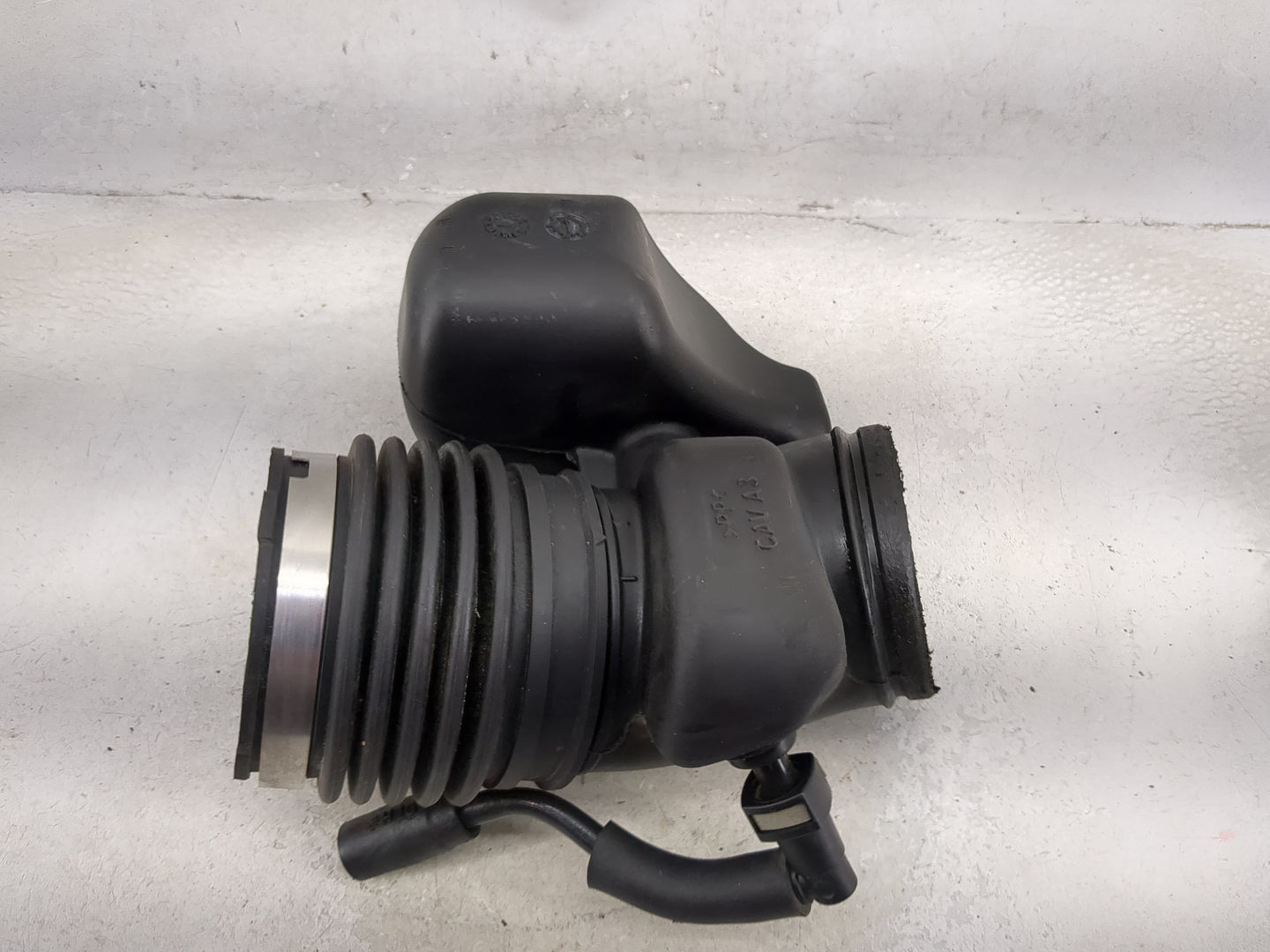 Buick Enclave Air Cleaner Intake Duct Hose Tube 5025975 - Oemusedautoparts1.com