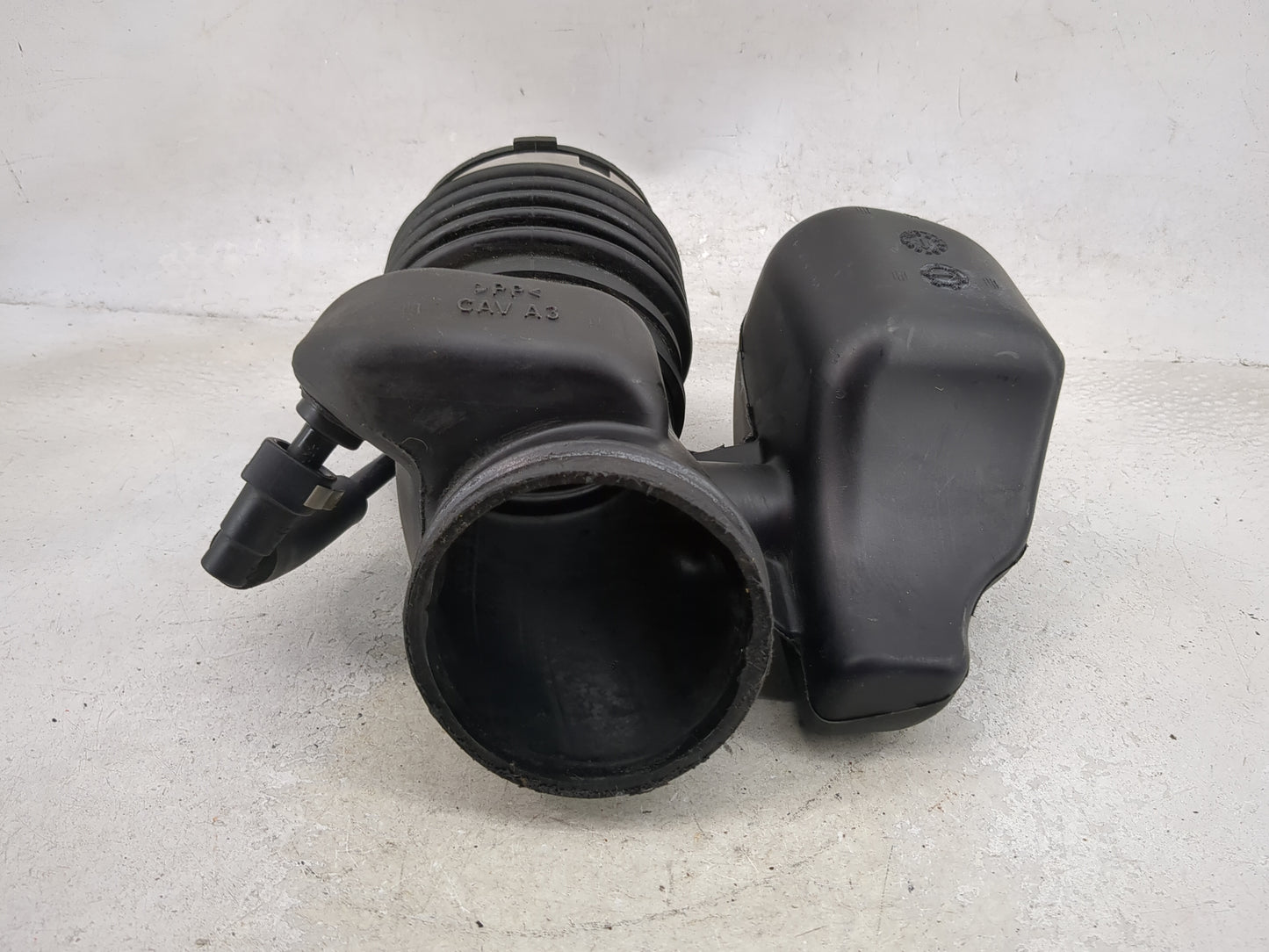 Buick Enclave Air Cleaner Intake Duct Hose Tube 5025975 - Oemusedautoparts1.com