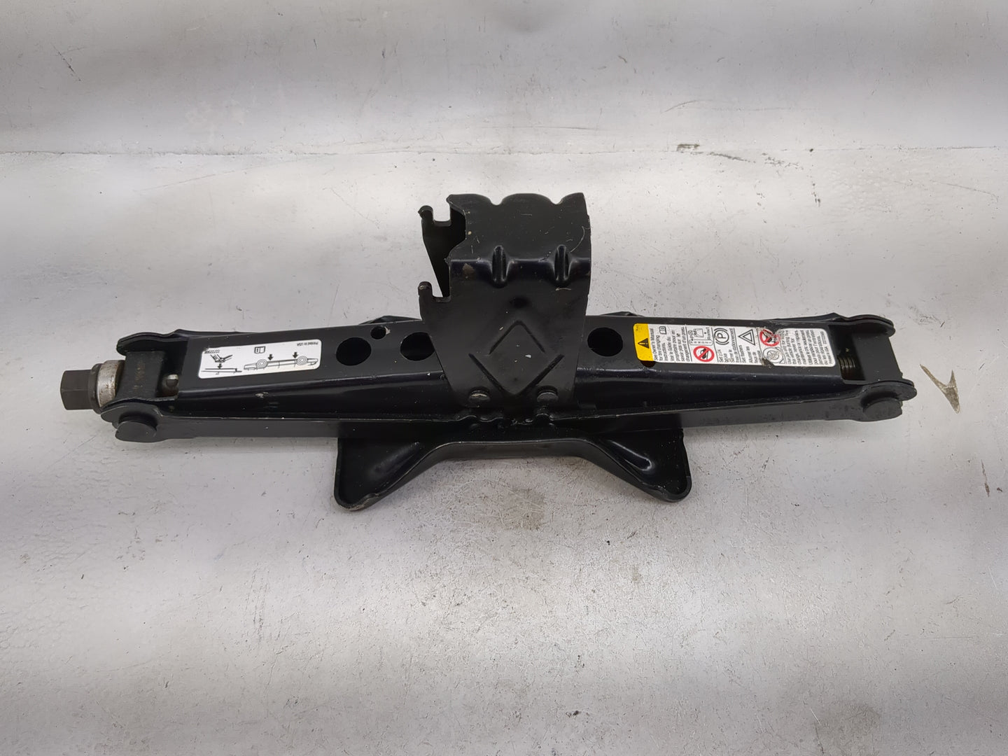 Buick Enclave Spare Scissor Car Jack 5027637 - Oemusedautoparts1.com