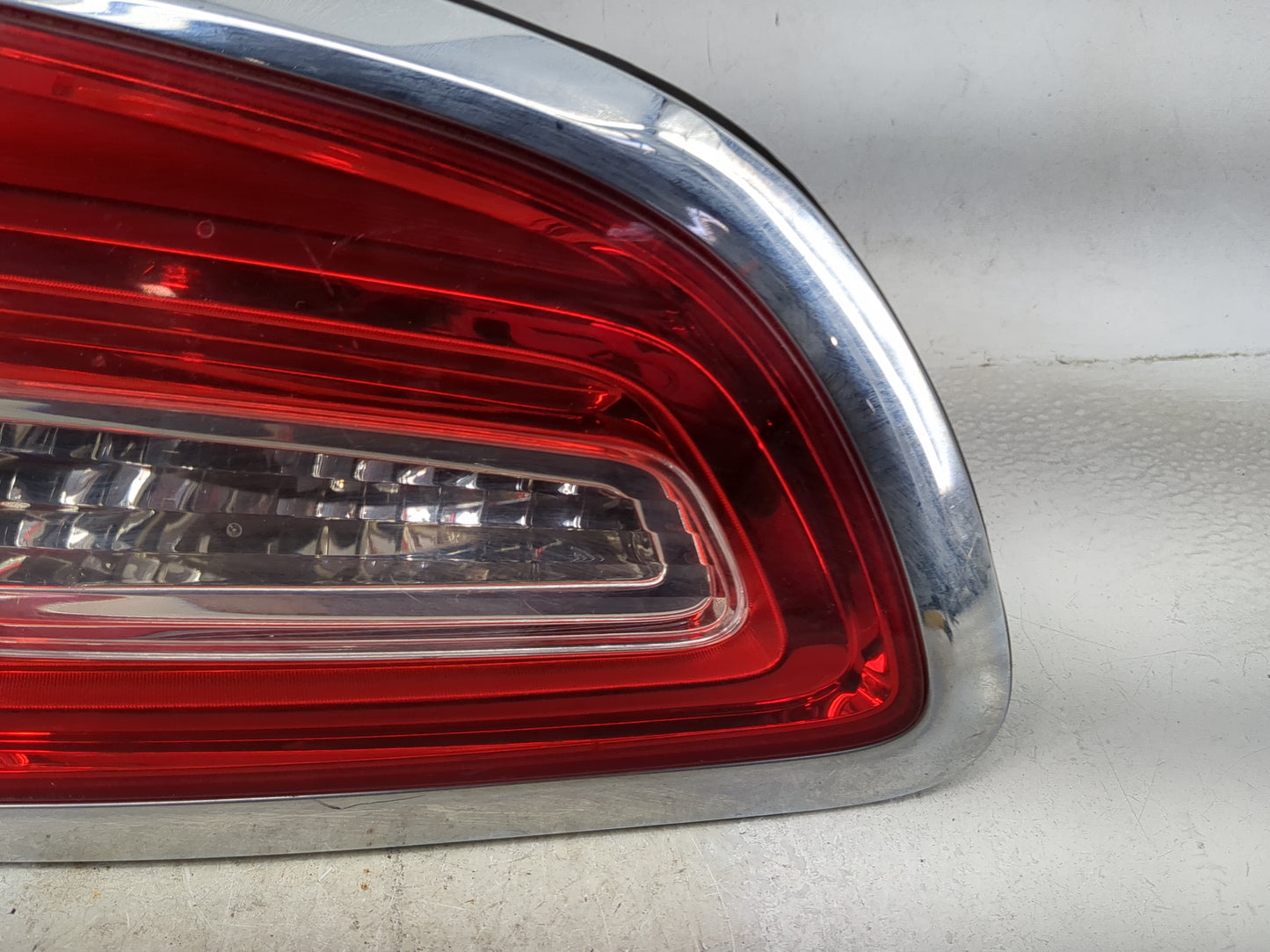 2013-2017 Buick Enclave Passenger Right Side Deck Lid Mounted Tail Light 5027752 - Oemusedautoparts1.com
