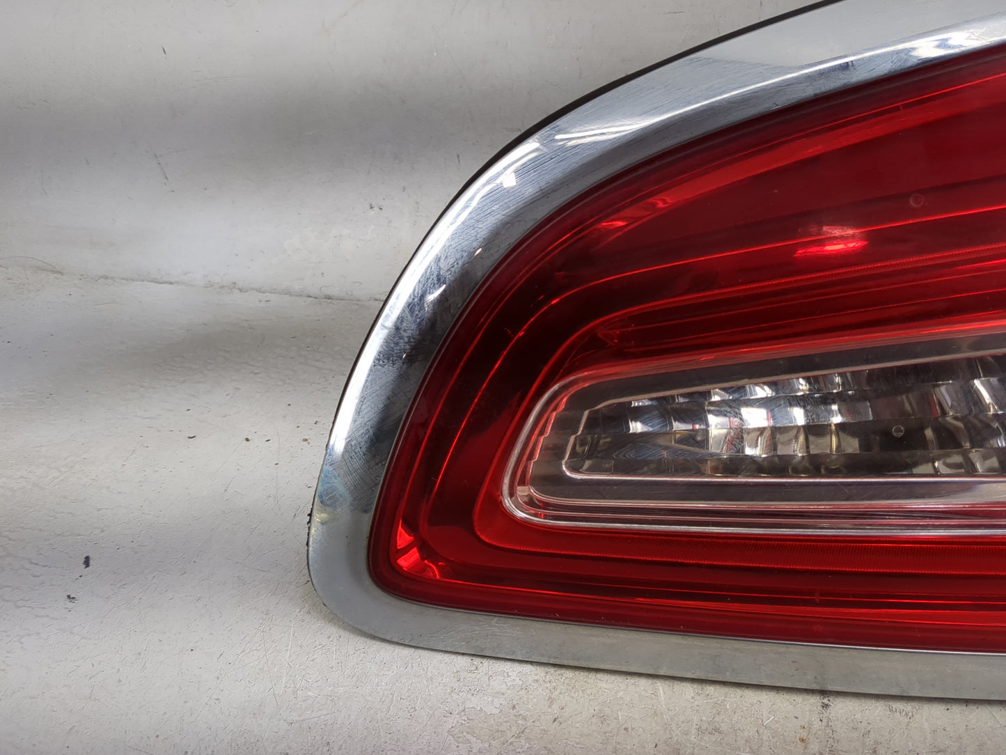 2013-2017 Buick Enclave Driver Left Side Deck Lid Mounted Tail Light 5027762 - Oemusedautoparts1.com