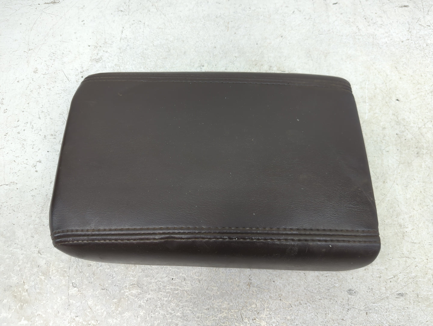 2008-2012 Buick Enclave Center Console Armrest Cover Lid Fits Fits 2007 2008 2009 2010 2011 2012 OEM Used Auto Parts - Oemus