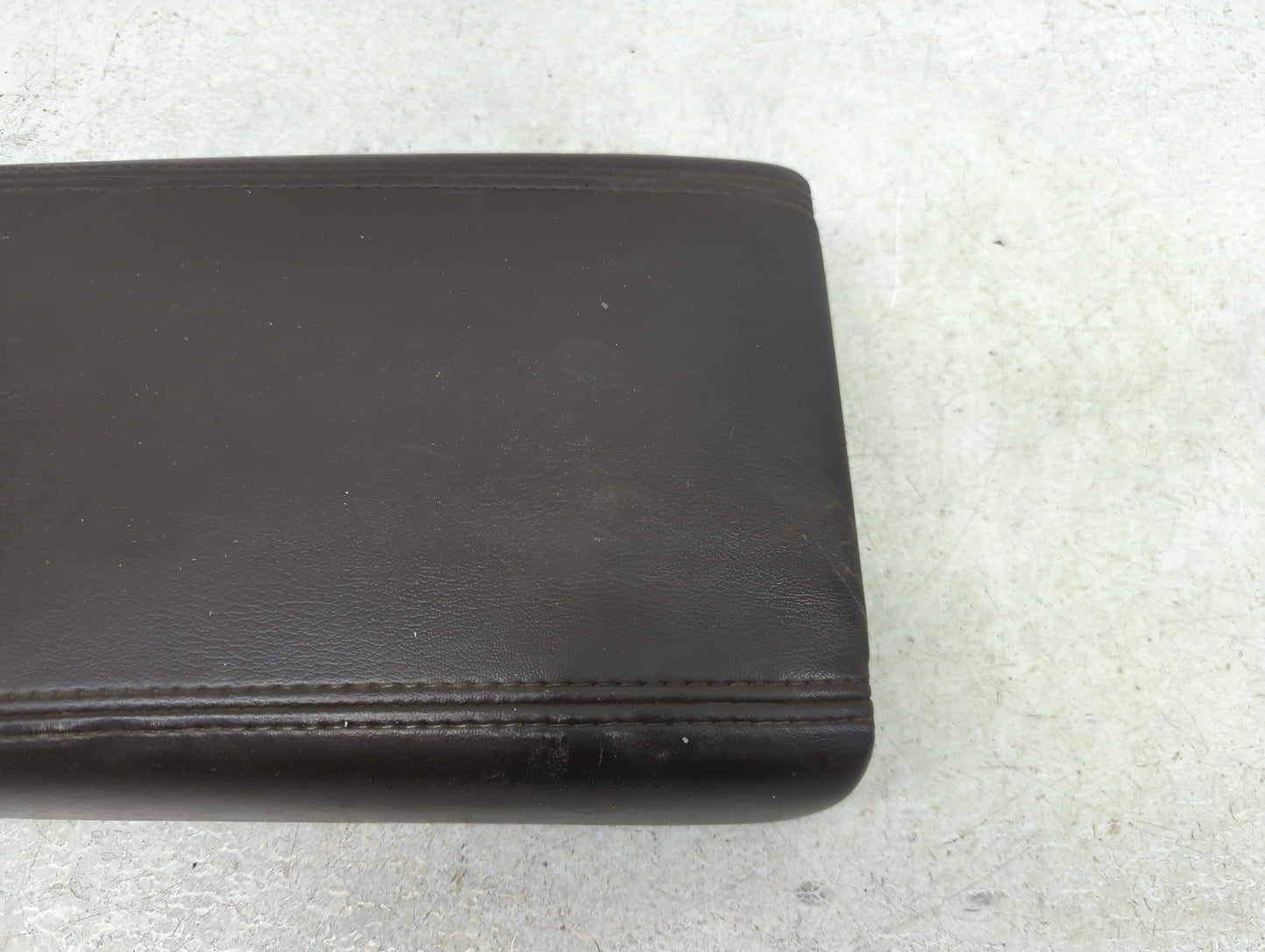2008-2012 Buick Enclave Center Console Armrest Cover Lid Fits Fits 2007 2008 2009 2010 2011 2012 OEM Used Auto Parts - Oemus