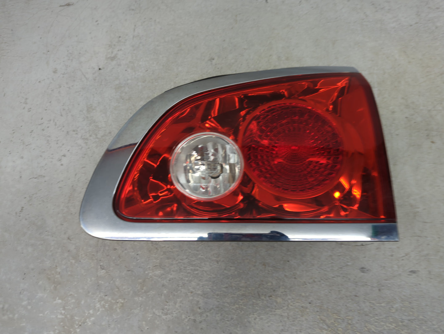 2008 Buick Enclave Driver Left Side Tail Light Taillight Deck Lid Mounted - Oemusedautoparts1.com