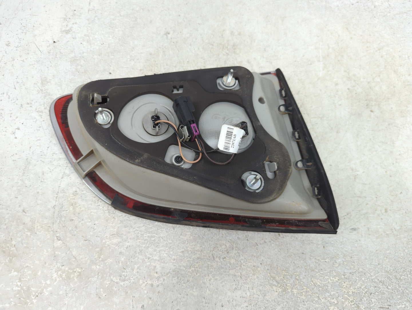 2008 Buick Enclave Driver Left Side Tail Light Taillight Deck Lid Mounted - Oemusedautoparts1.com