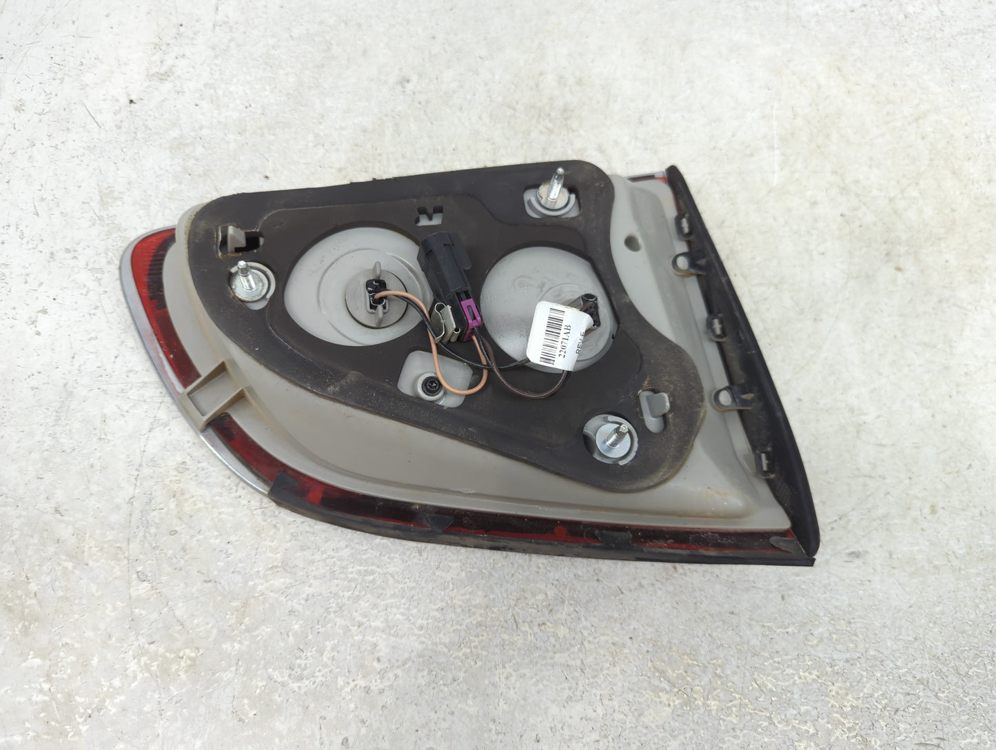 2008 Buick Enclave Driver Left Side Tail Light Taillight Deck Lid Mounted - Oemusedautoparts1.com