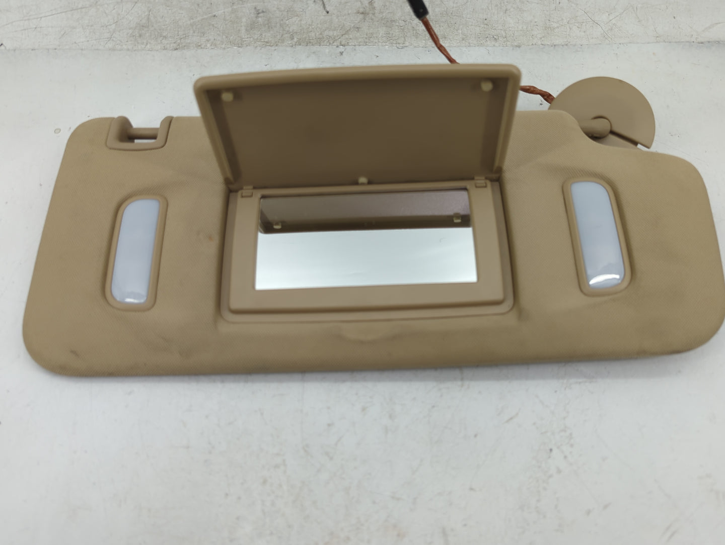 2008-2017 Buick Enclave Sun Visor Shade Replacement Passenger Right Mirror Fits OEM Used Auto Parts - Oemusedautoparts1.com