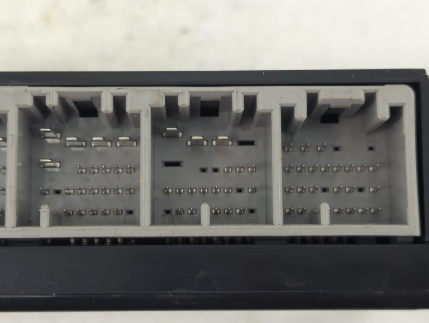 2008-2012 Buick Enclave Body Control Module Bcm Inner Cabin Fuse Box - Oemusedautoparts1.com