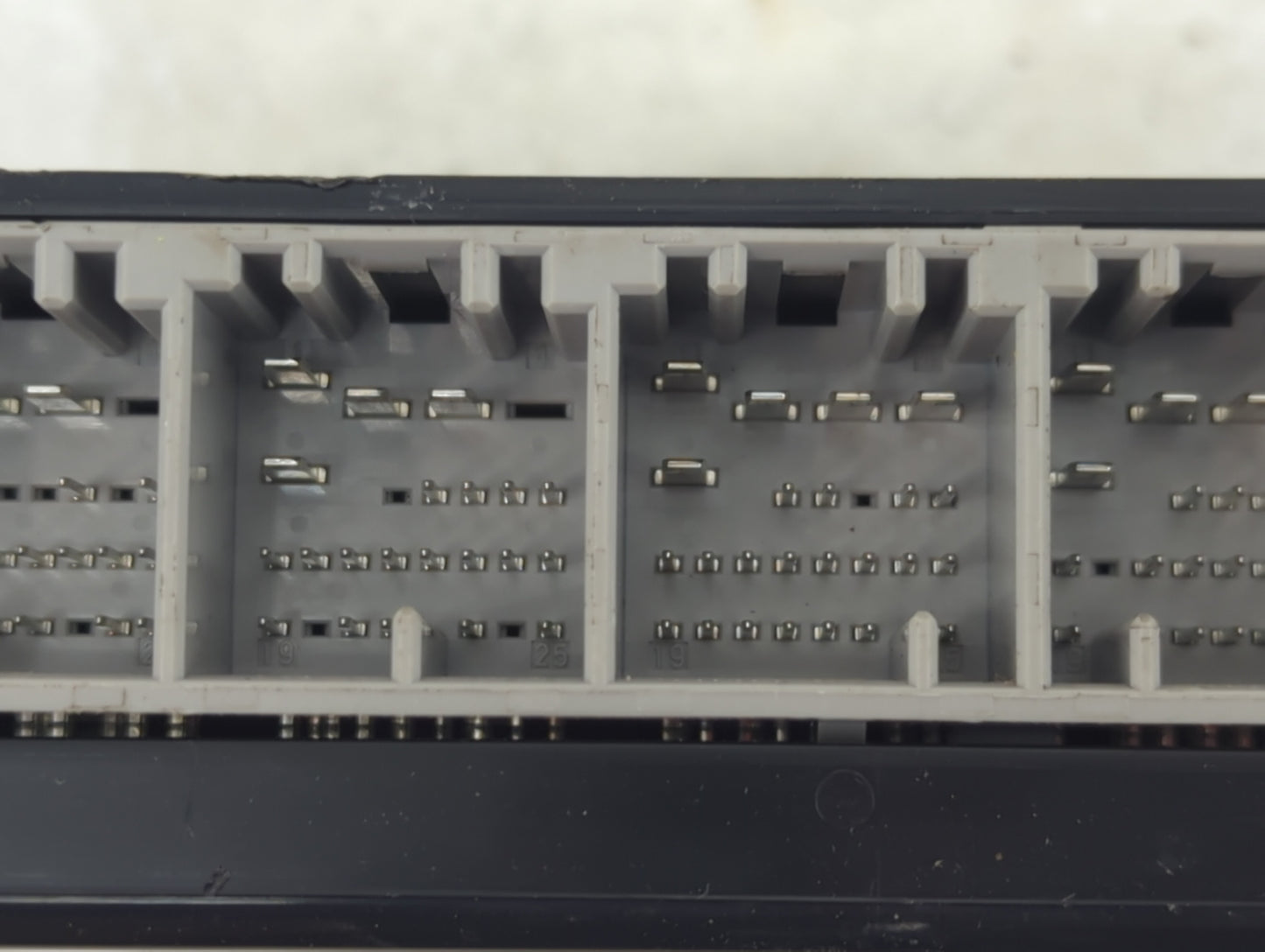 2008-2012 Buick Enclave Body Control Module Bcm Inner Cabin Fuse Box - Oemusedautoparts1.com