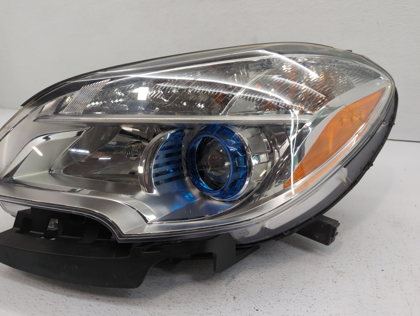 Driver Left Oem Head Light Headlight Lamp 498335 - Oemusedautoparts1.com
