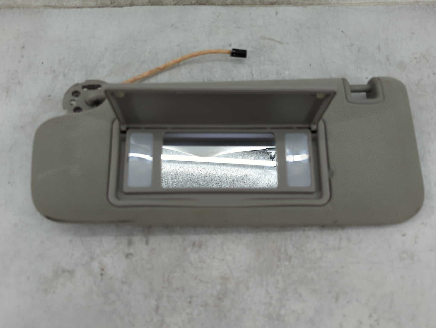 2016 Buick Lacrosse Sun Visor Shade Replacement Passenger Right Mirror Fits OEM Used Auto Parts - Oemusedautoparts1.com