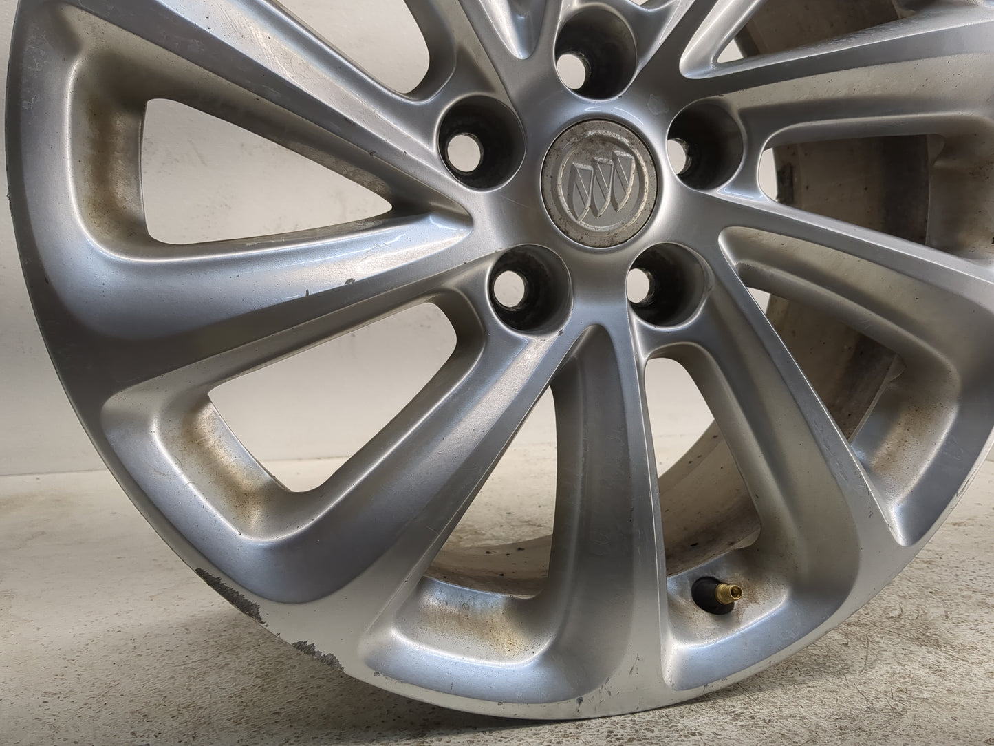 2014-2016 Buick Lacrosse Oem Wheel Rim - Oemusedautoparts1.com