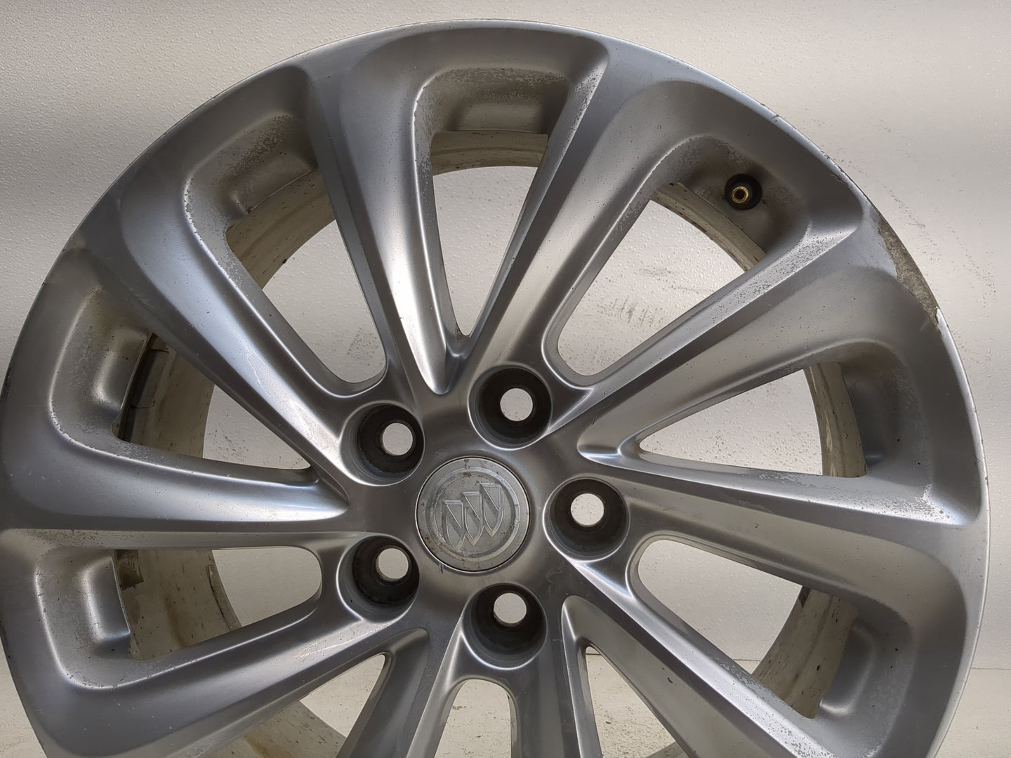 2014-2016 Buick Lacrosse Oem Wheel Rim - Oemusedautoparts1.com